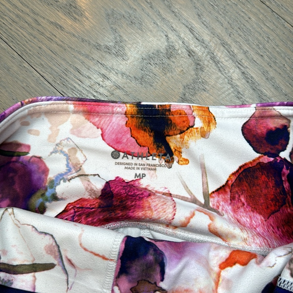 Athleta Floral Crooped Leggings with side pockets and mesh panels - Picture 7 of 7